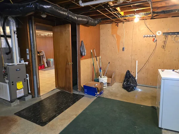 $115,000 | 909 South Jackson Street, McLeansboro, IL 62859