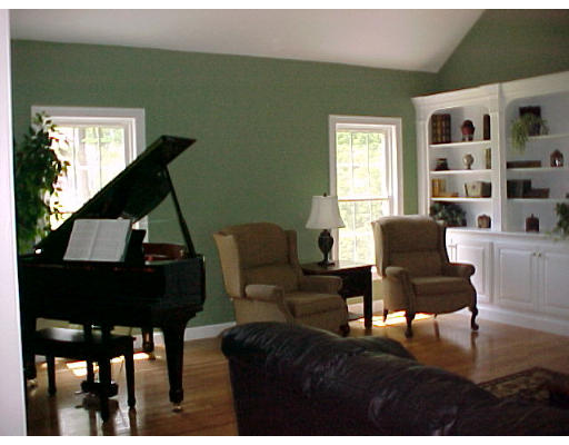 20 Sandy Ridge Road Sterling, MA 01564 - Photo 9 of 22 Gallery Image 9