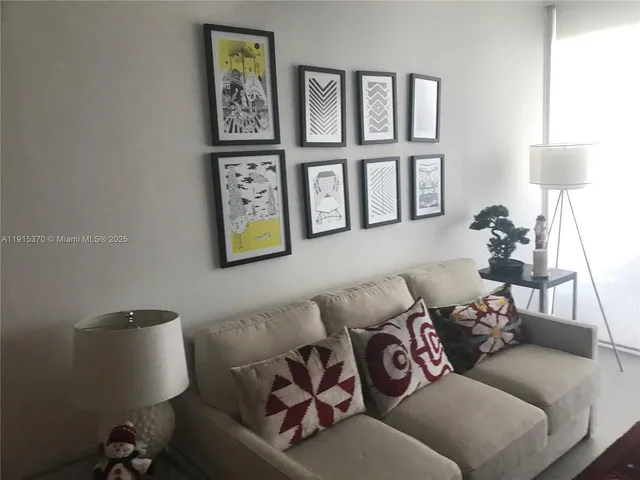 $3,300 | 555 Northeast 15th Street, Unit 609, Miami, FL 33132