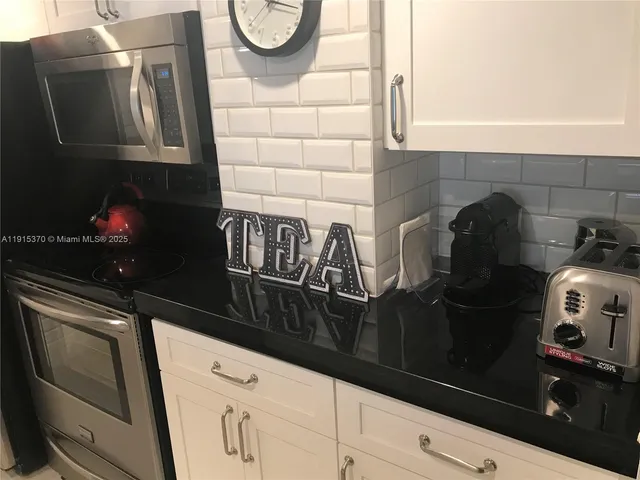 $3,300 | 555 Northeast 15th Street, Unit 609, Miami, FL 33132