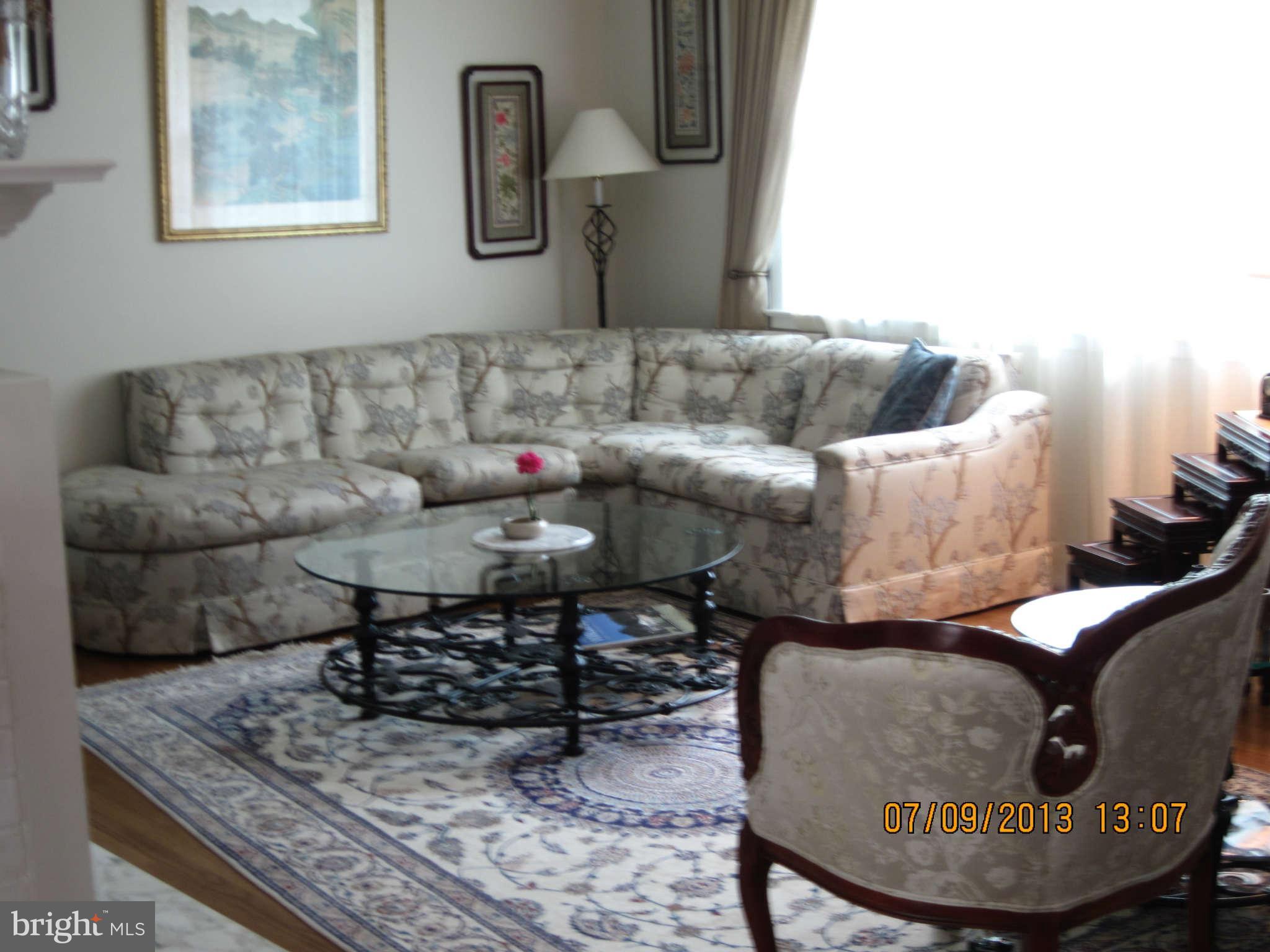 7918 Jansen Drive Springfield, VA 22152 - Photo 2 of 18 Living Room