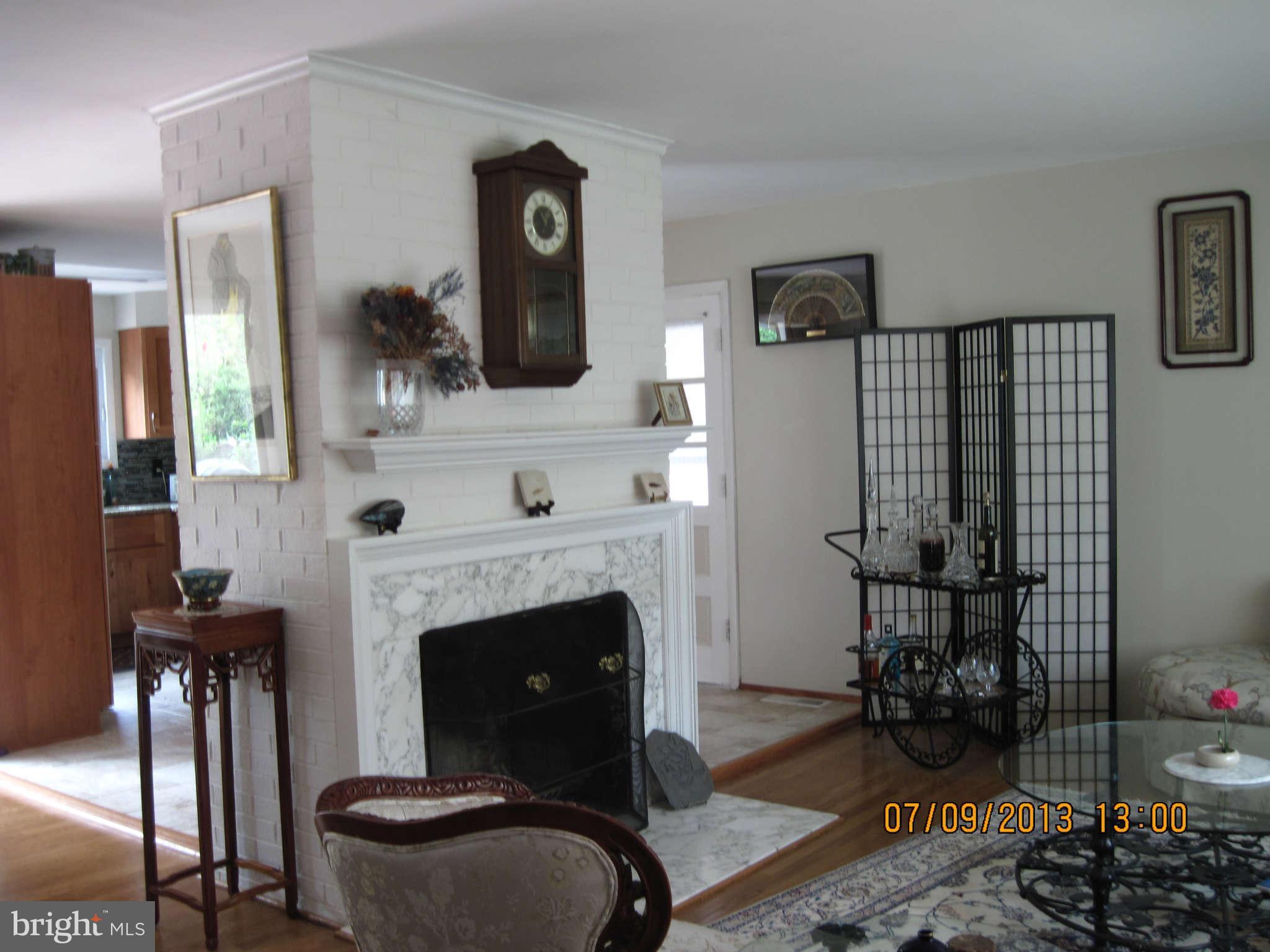 7918 Jansen Drive Springfield, VA 22152 - Photo 3 of 18 Living Room