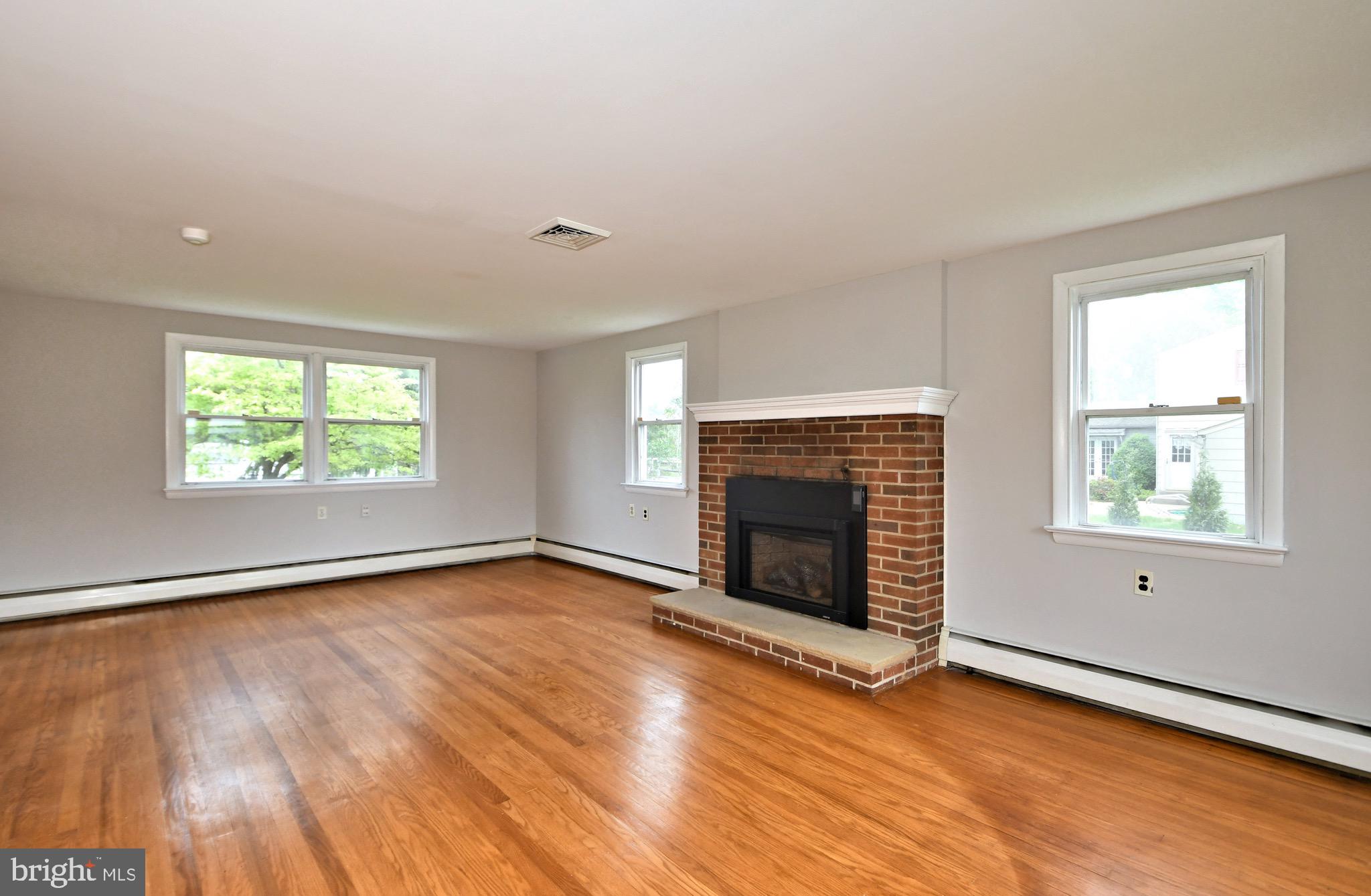 312 Evergreen Road Horsham, PA 19044 - Photo 3 of 51 Gallery Image 3