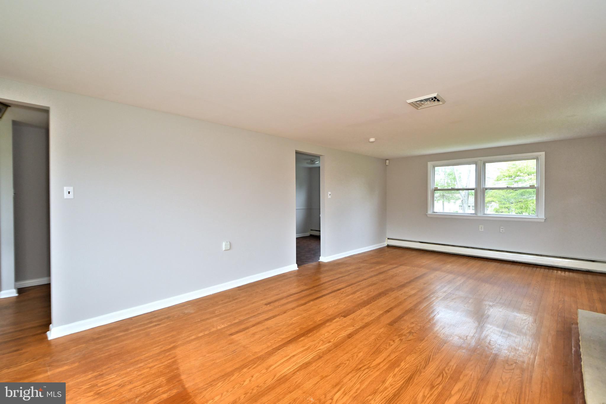 312 Evergreen Road Horsham, PA 19044 - Photo 4 of 51 Gallery Image 4