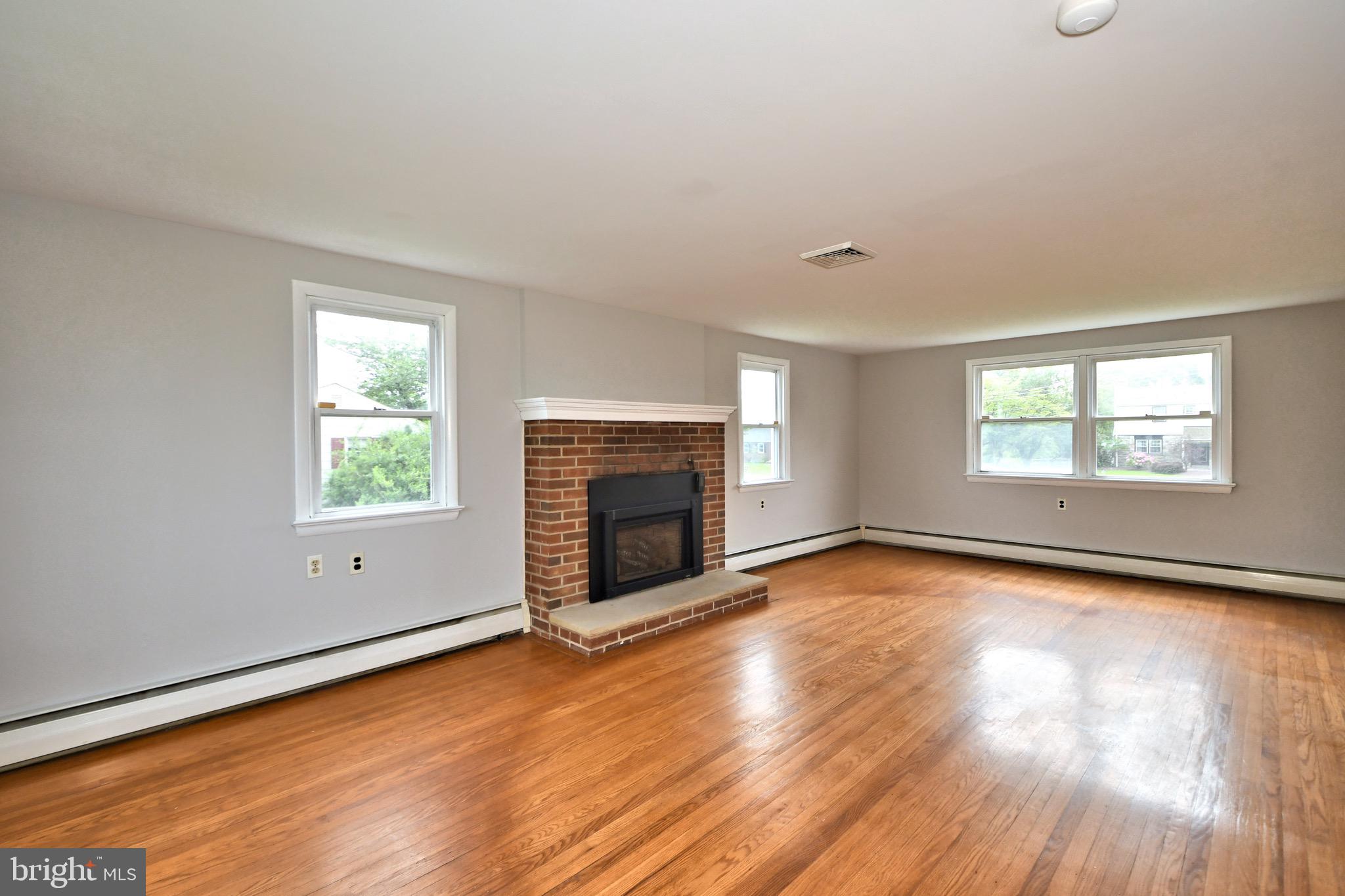312 Evergreen Road Horsham, PA 19044 - Photo 5 of 51 Gallery Image 5