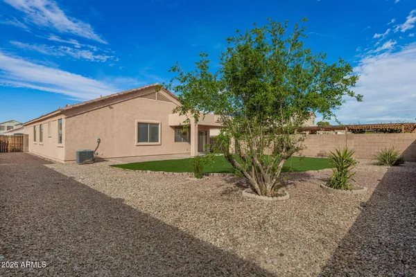 $2,300 | 5665 West Laurie Lane, Glendale, AZ 85302