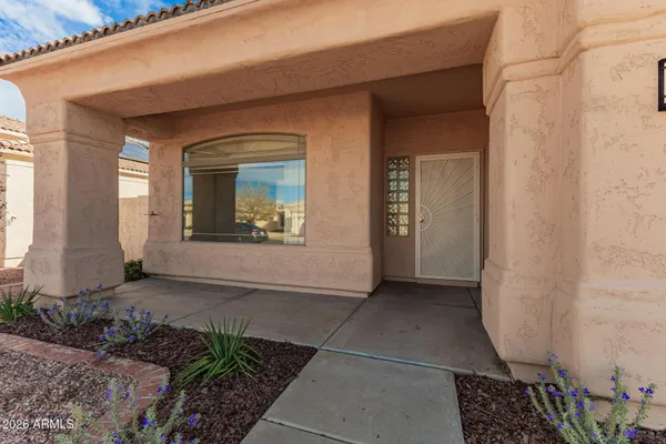 $2,300 | 5665 West Laurie Lane, Glendale, AZ 85302