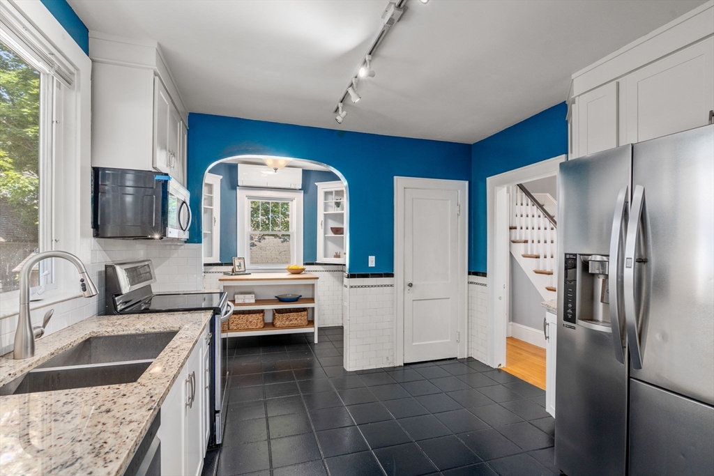 26 Keniston Road Melrose, MA 02176 - Photo 8 of 24 Gallery Image 8