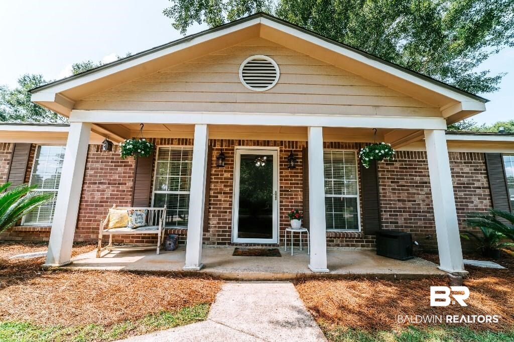 6261 Woodside Drive Theodore, AL 36582 - Photo 2 of 24
