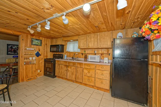 $199,900 | 9 Kilmer Roadway, Greenfield, NY 12850