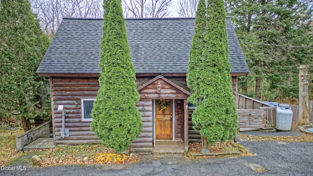 $199,900 | 9 Kilmer Roadway, Greenfield, NY 12850