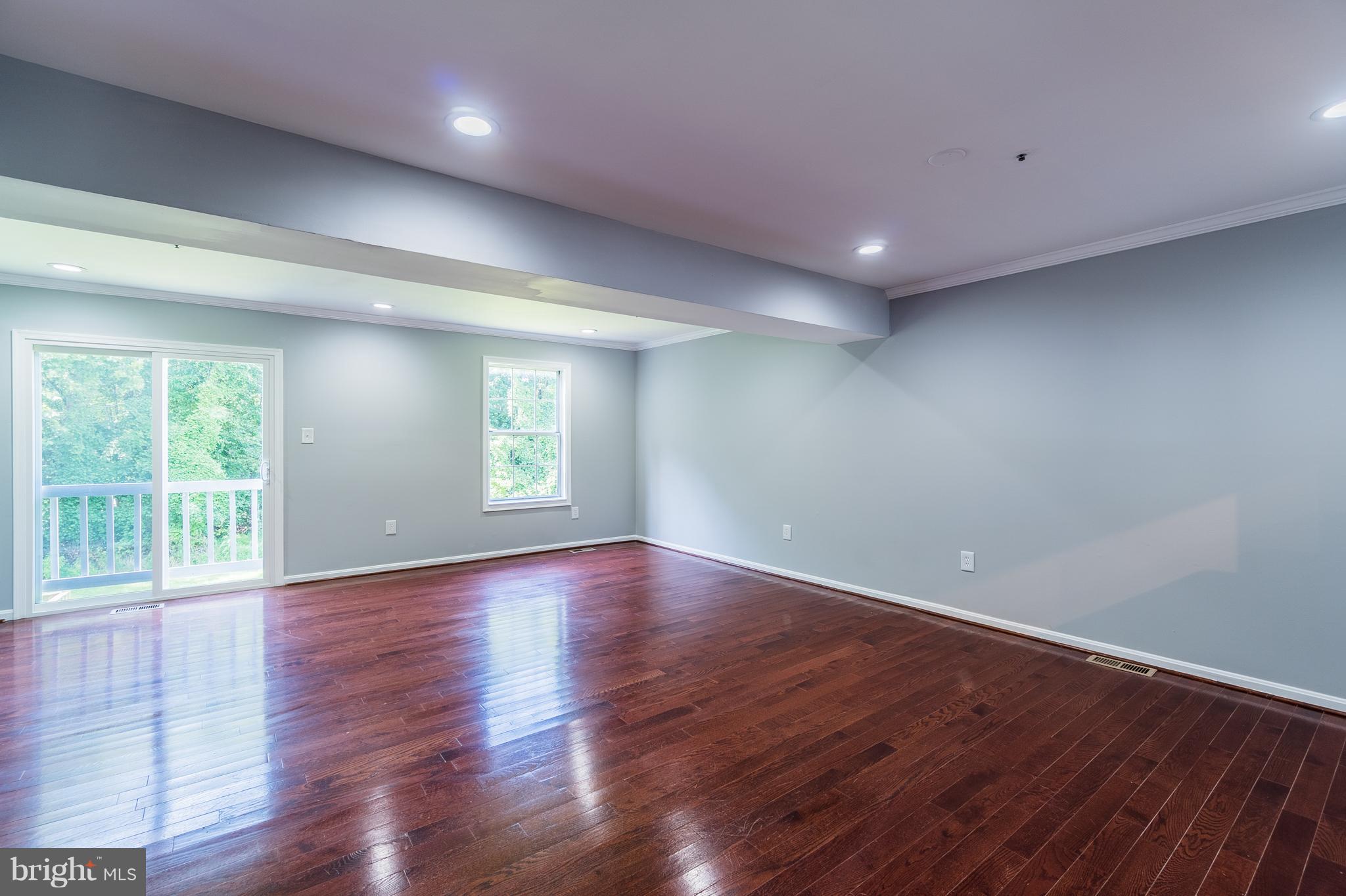 8520 Ritchboro Road District Heights, MD 20747 - Photo 5 of 24 Living Room