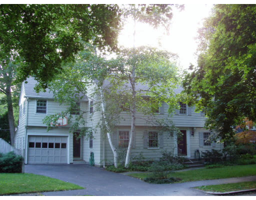 8 Saxon Road Worcester, MA 01602 - Photo 1 of 21 Gallery Image 1