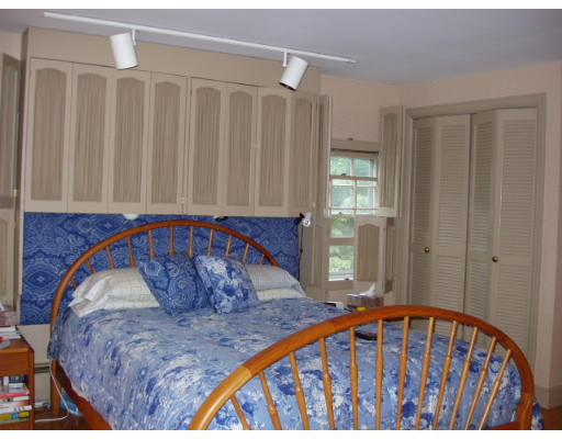 8 Saxon Road Worcester, MA 01602 - Photo 17 of 21 Gallery Image 17