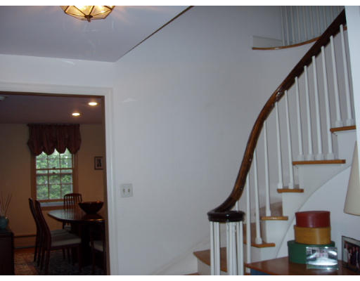 8 Saxon Road Worcester, MA 01602 - Photo 6 of 21 Gallery Image 6