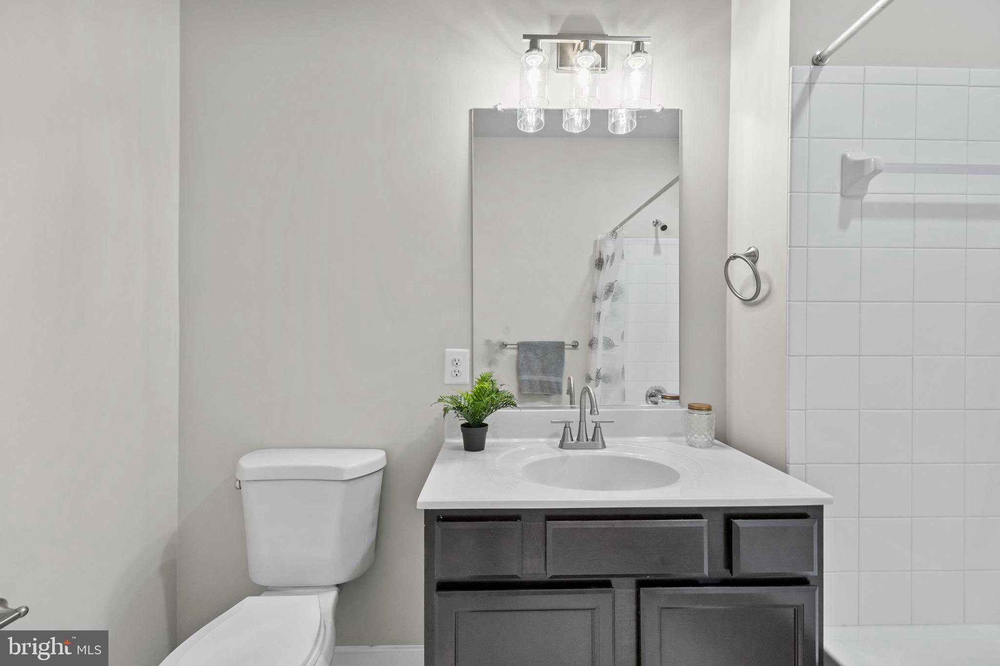 14247 Travilah Road Rockville, MD 20850 - Photo 59 of 100 Second Full Bath
