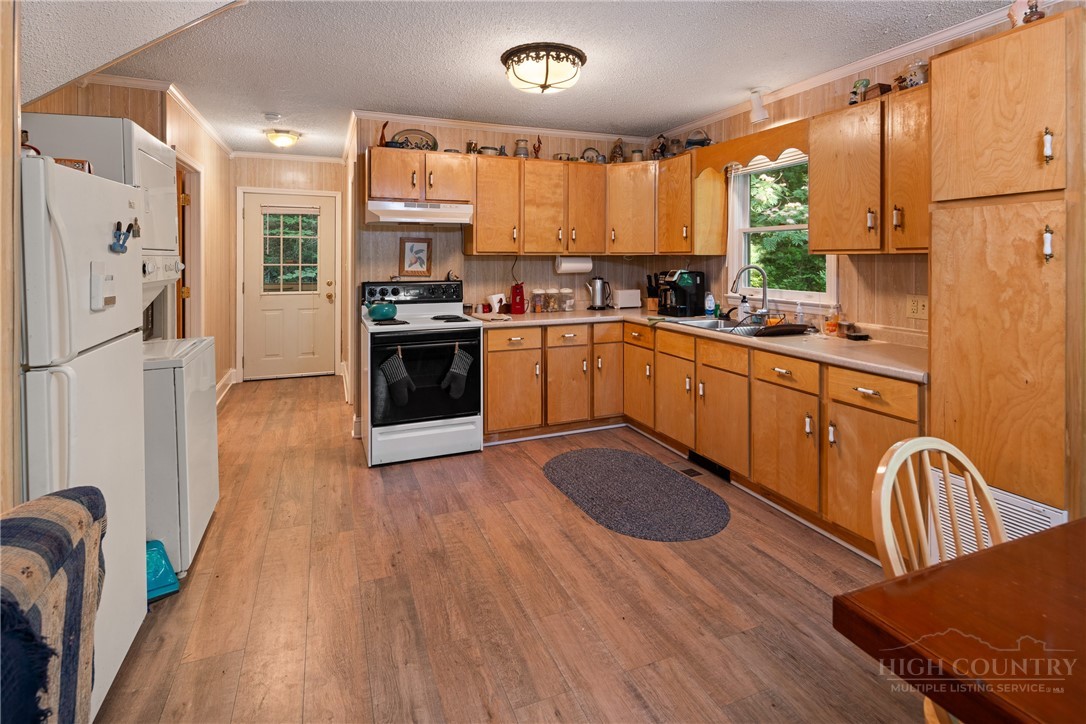 273 Rhymer Branch Road Deep Gap, NC 28618 - Photo 6 of 25