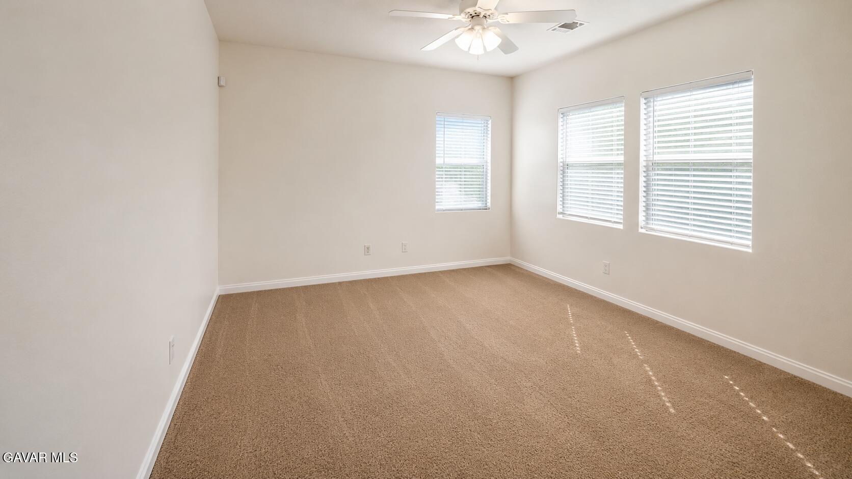 43737 Raysack Avenue Lancaster, CA 93535 - Photo 3 of 29 BC218185-9C3A-4672-B978-C84A498386E5