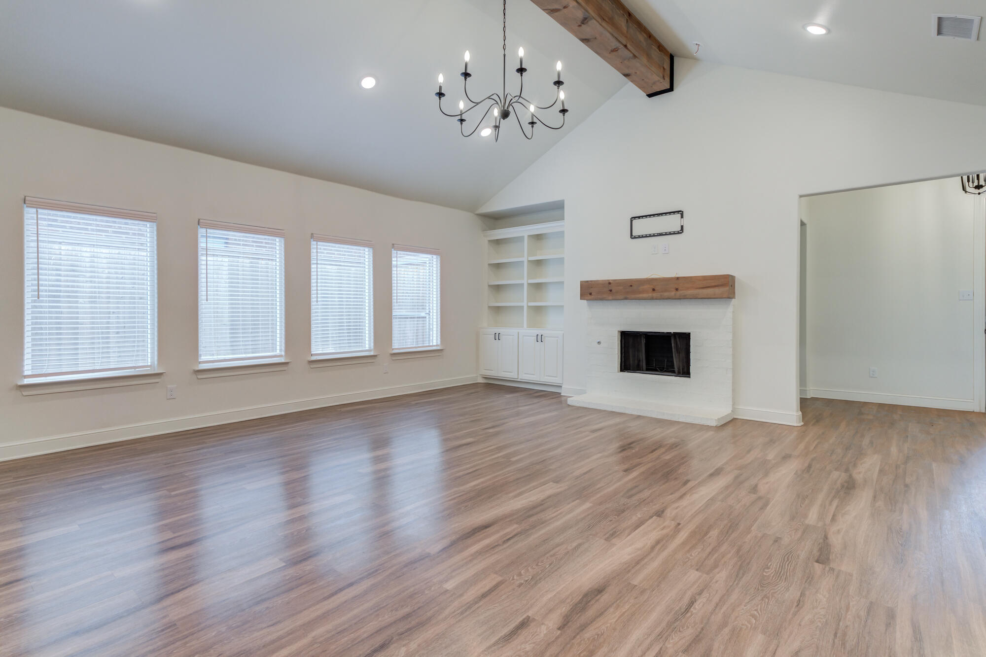 7609 52nd Street Lubbock, TX 79407 - Photo 16 of 54 7609-52nd-St_Lubbock-TX23_Living-Room