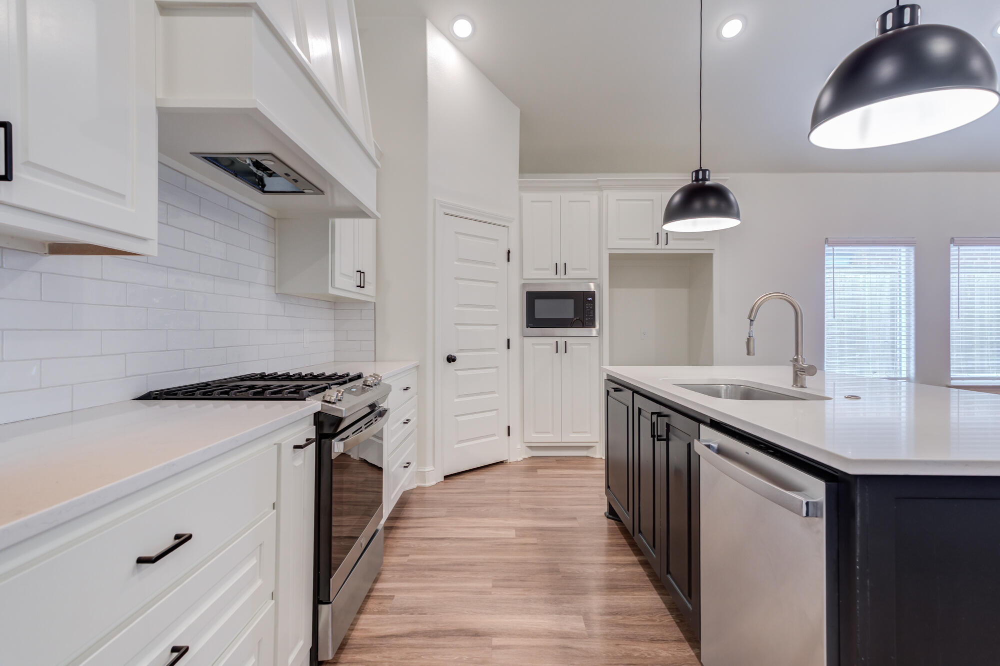 7609 52nd Street Lubbock, TX 79407 - Photo 23 of 54 7609-52nd-St_Lubbock-TX30_Kitchen