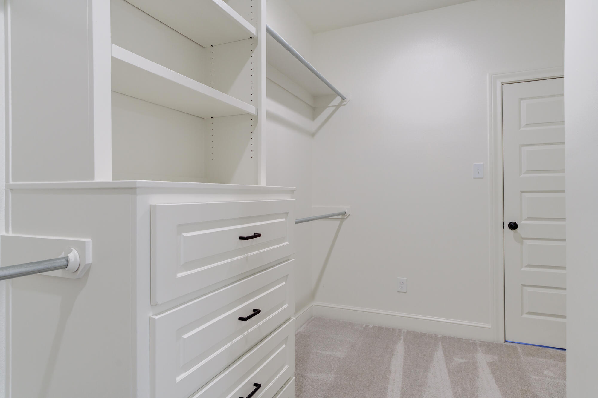 7609 52nd Street Lubbock, TX 79407 - Photo 32 of 54 7609-52nd-St_Lubbock-TX41_Primary-Closet