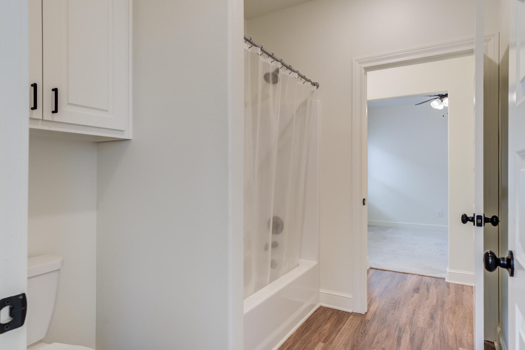 7609 52nd Street Lubbock, TX 79407 - Photo 43 of 54 7609-52nd-St_Lubbock-TX11_Bathroom-3