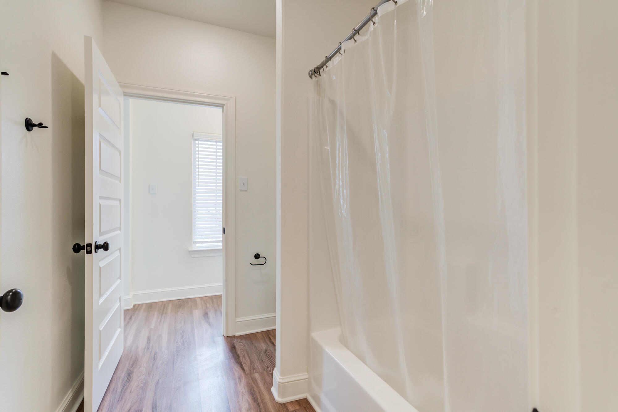 7609 52nd Street Lubbock, TX 79407 - Photo 44 of 54 7609-52nd-St_Lubbock-TX12_Bathroom-3