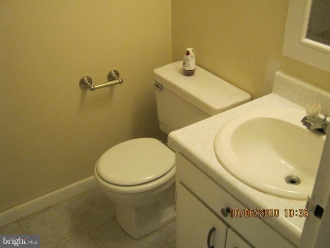 2247 Castle Rock Square, Unit 21C Reston, VA 20191 - Photo 5 of 10 Bath #1