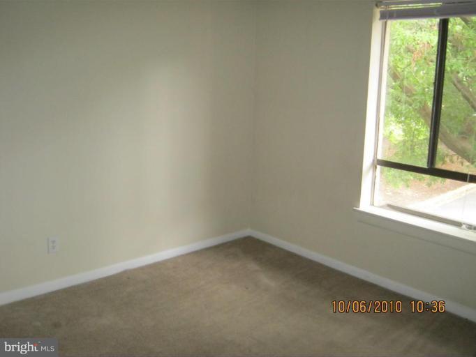 2247 Castle Rock Square, Unit 21C Reston, VA 20191 - Photo 6 of 10 Bedroom #2