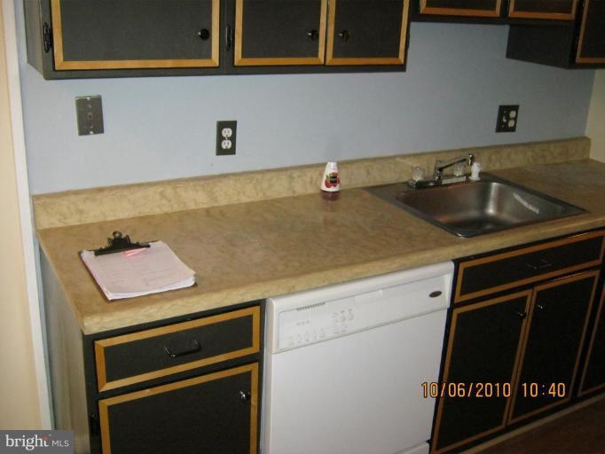 2247 Castle Rock Square, Unit 21C Reston, VA 20191 - Photo 10 of 10 Kitchen