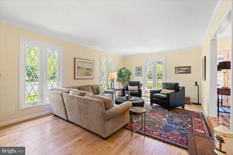 $1,250,000 | 3800 Ridgelea Drive, Fairfax, VA 22031