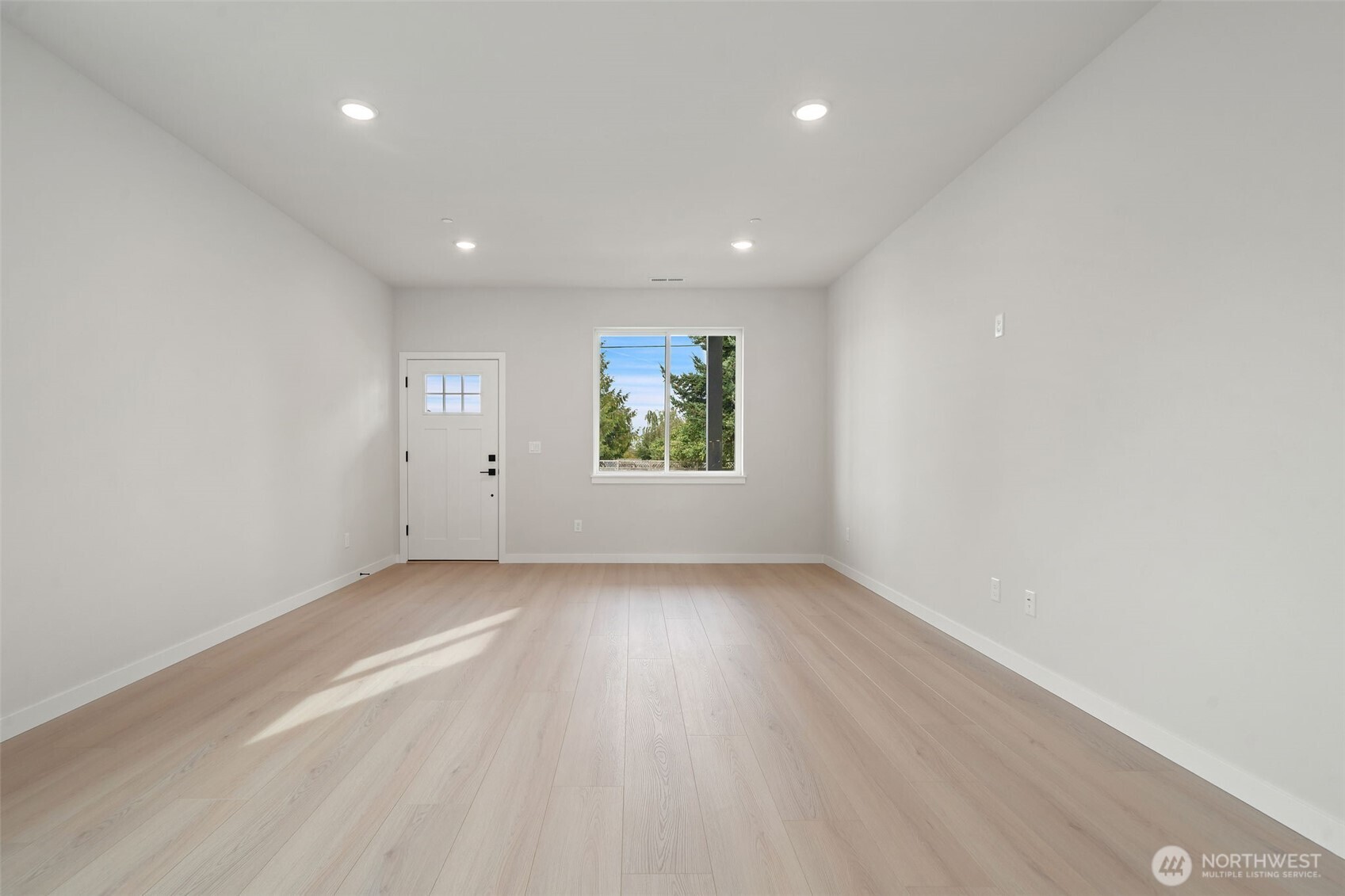 669 West Hendrickson Road, Unit 6 Sequim, WA 98382 - Photo 6 of 27