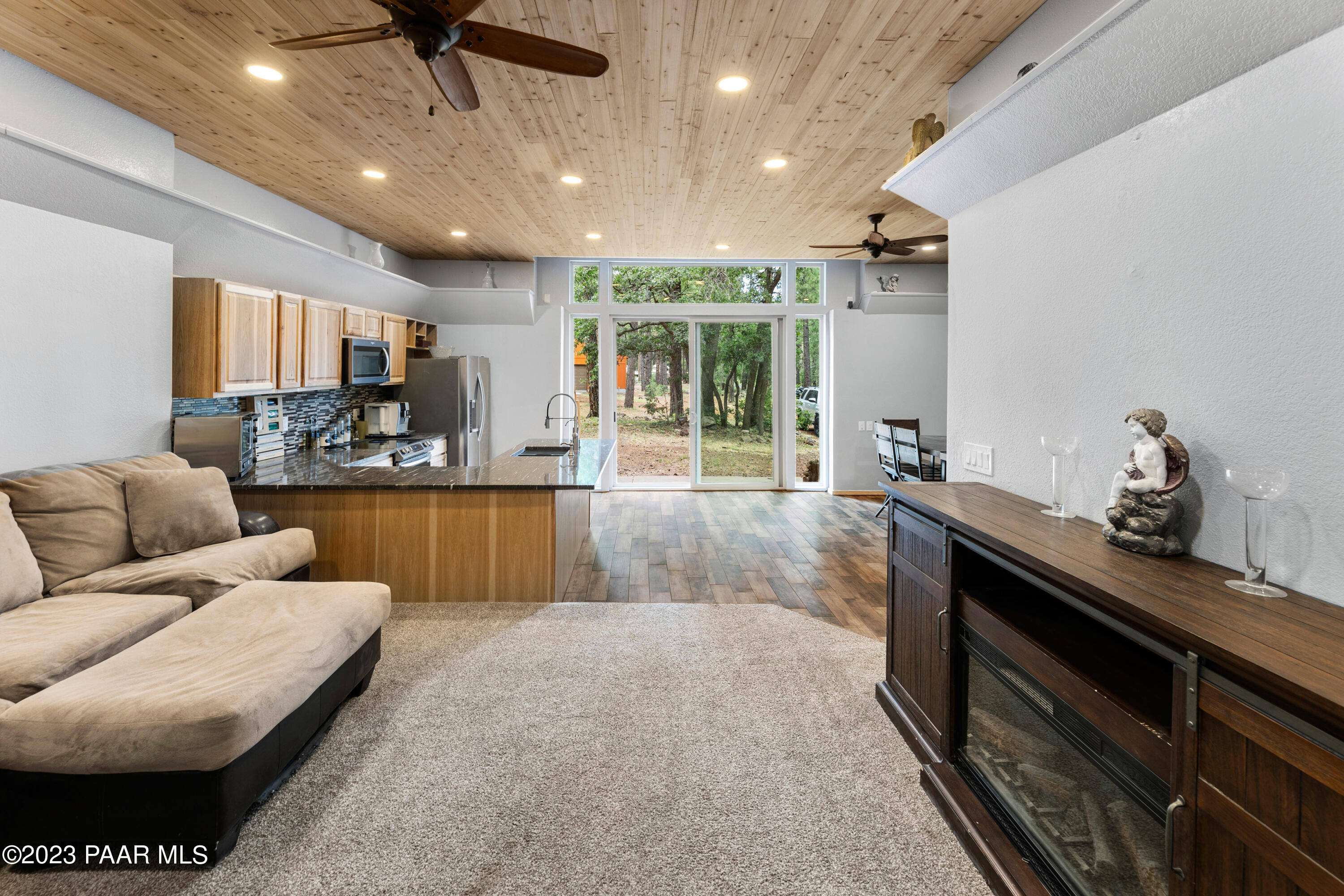 2831 South Perkinsville Road Williams, AZ 86046 - Photo 16 of 28 012_LivingKitchen Area