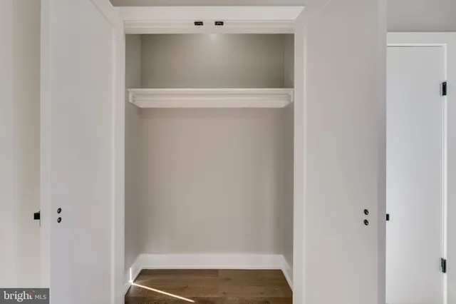 a view of utility room