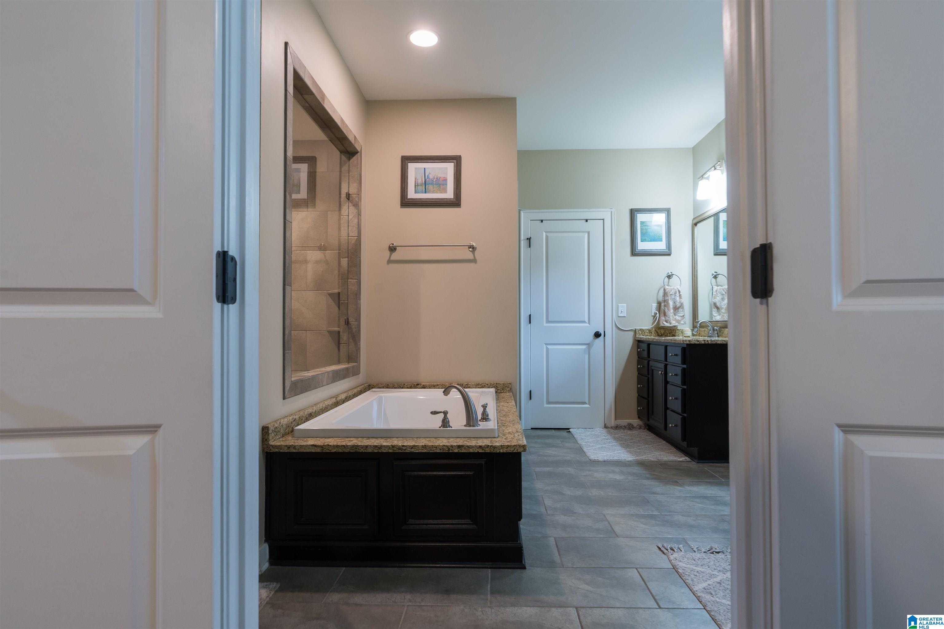 2512 Montauk Road Hoover, AL 35226 - Photo 22 of 44