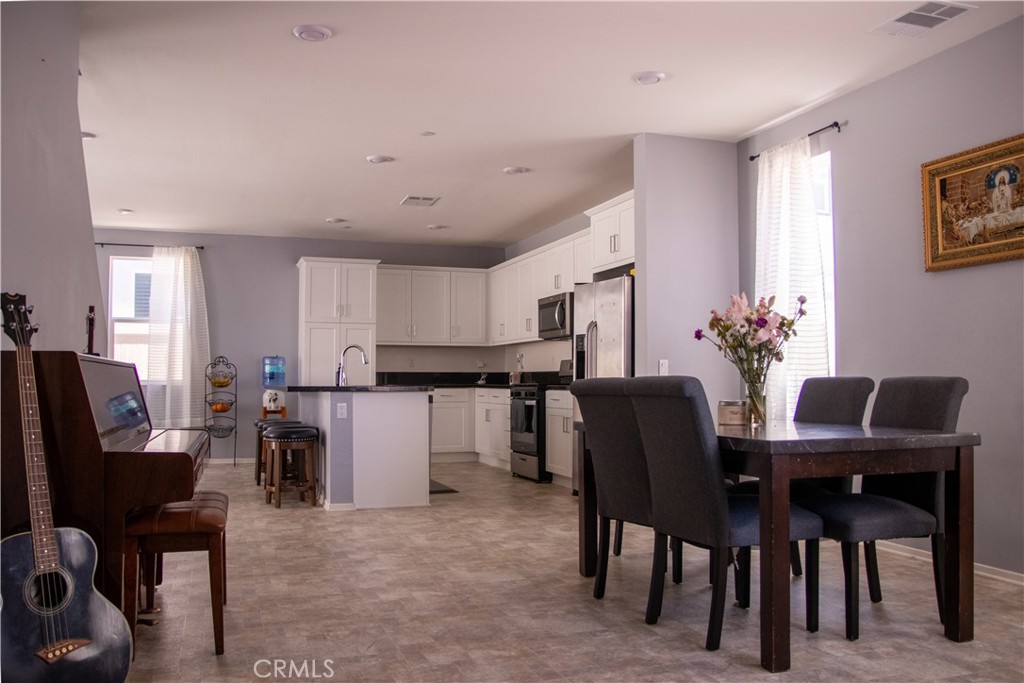 1766 Park Place Riverside, CA 92501 - Photo 14 of 37