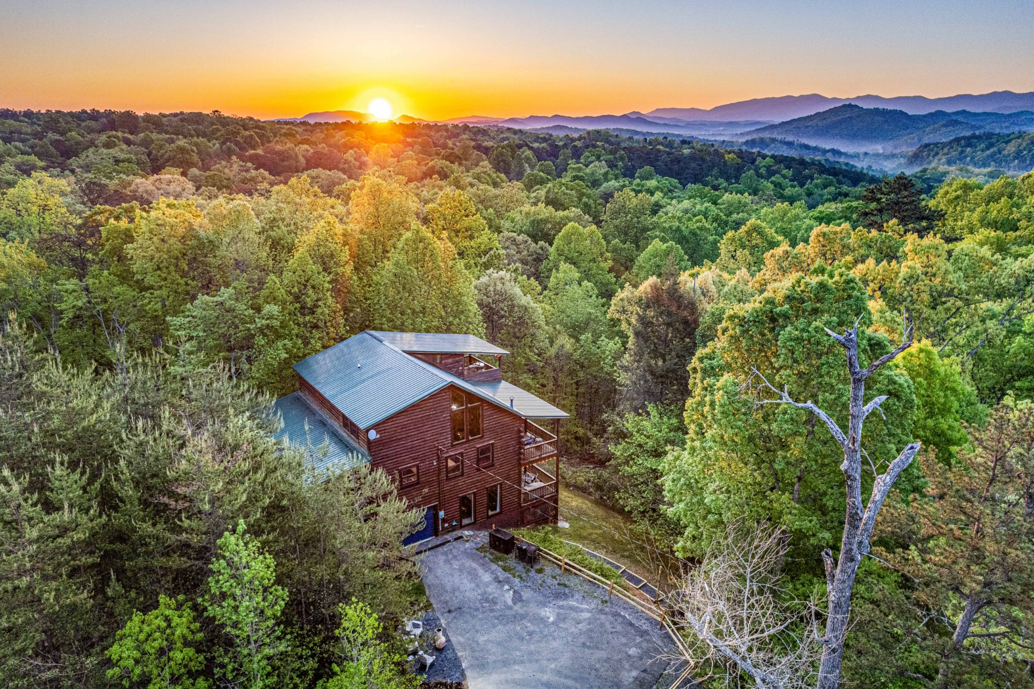 2010 Bluff Mountain Road Sevierville, TN 37876 - Photo 2 of 63 Gallery Image 2