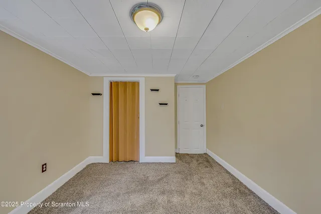 a view of a livingroom with a space