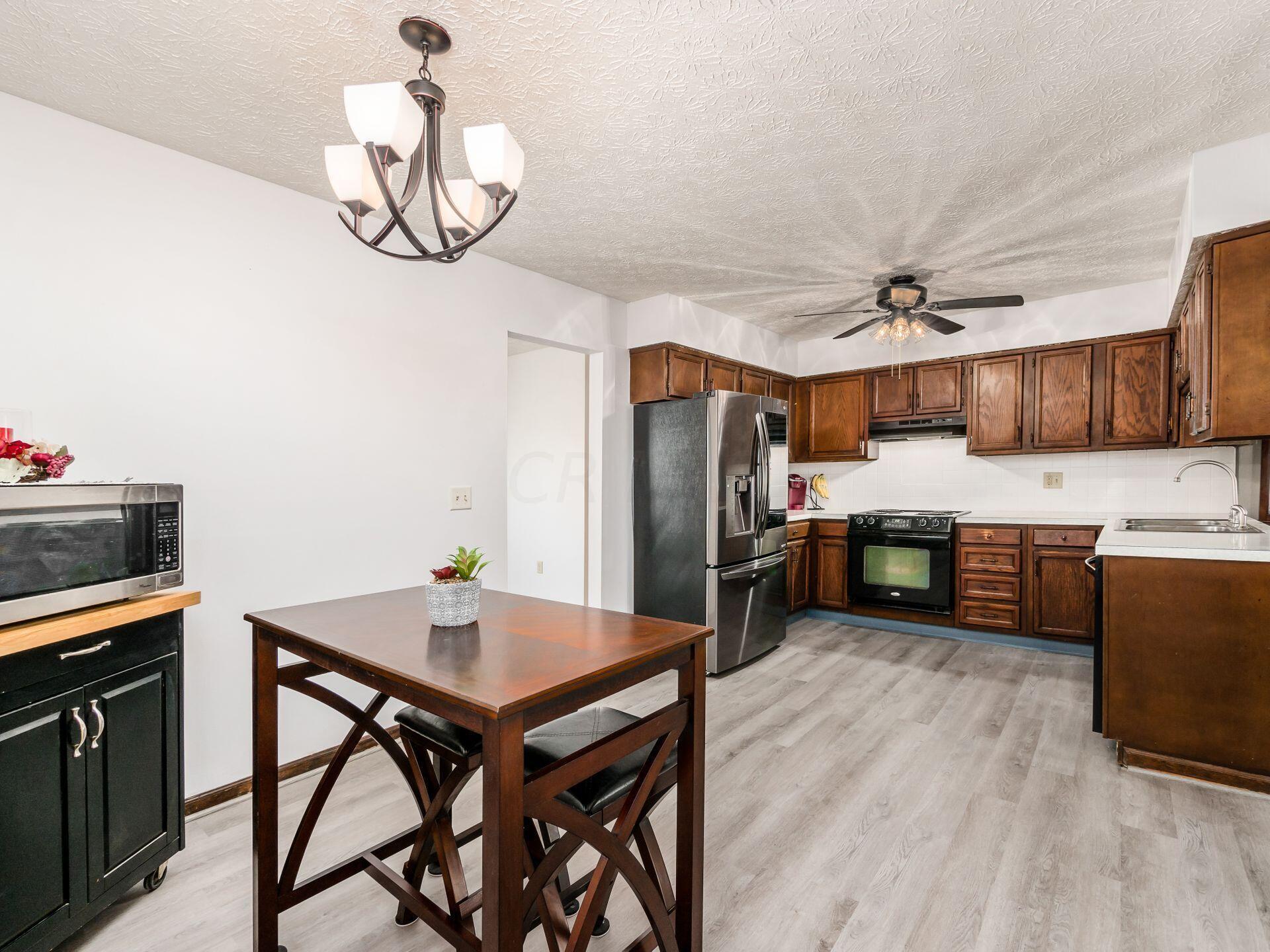 325 Chapelfield Road Columbus, OH 43230 - Photo 13 of 30 010__C - 325 Chapelfield027-a
