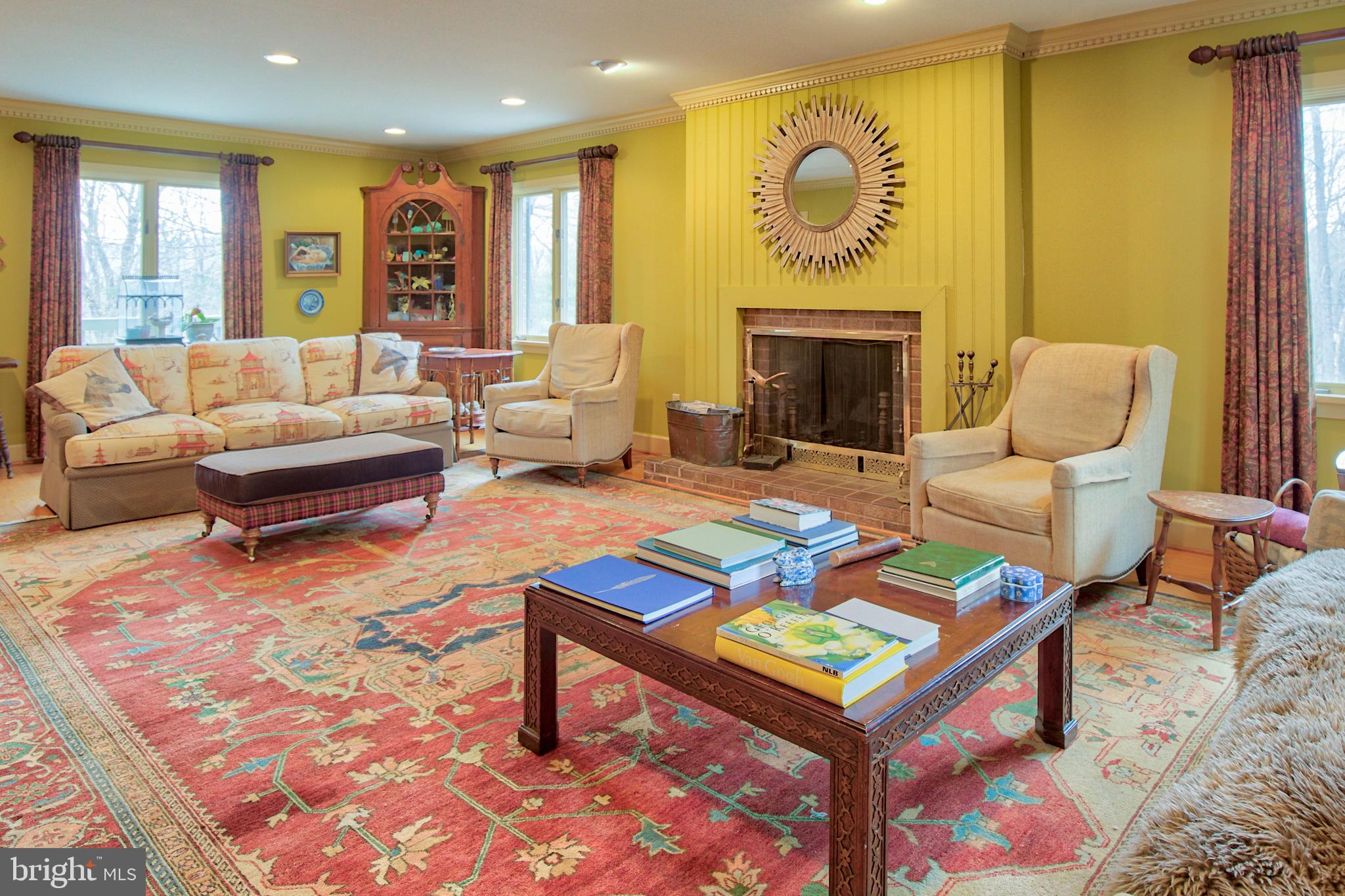 414 Dungadin Road Front Royal, VA 22630 - Photo 4 of 37 Living Room