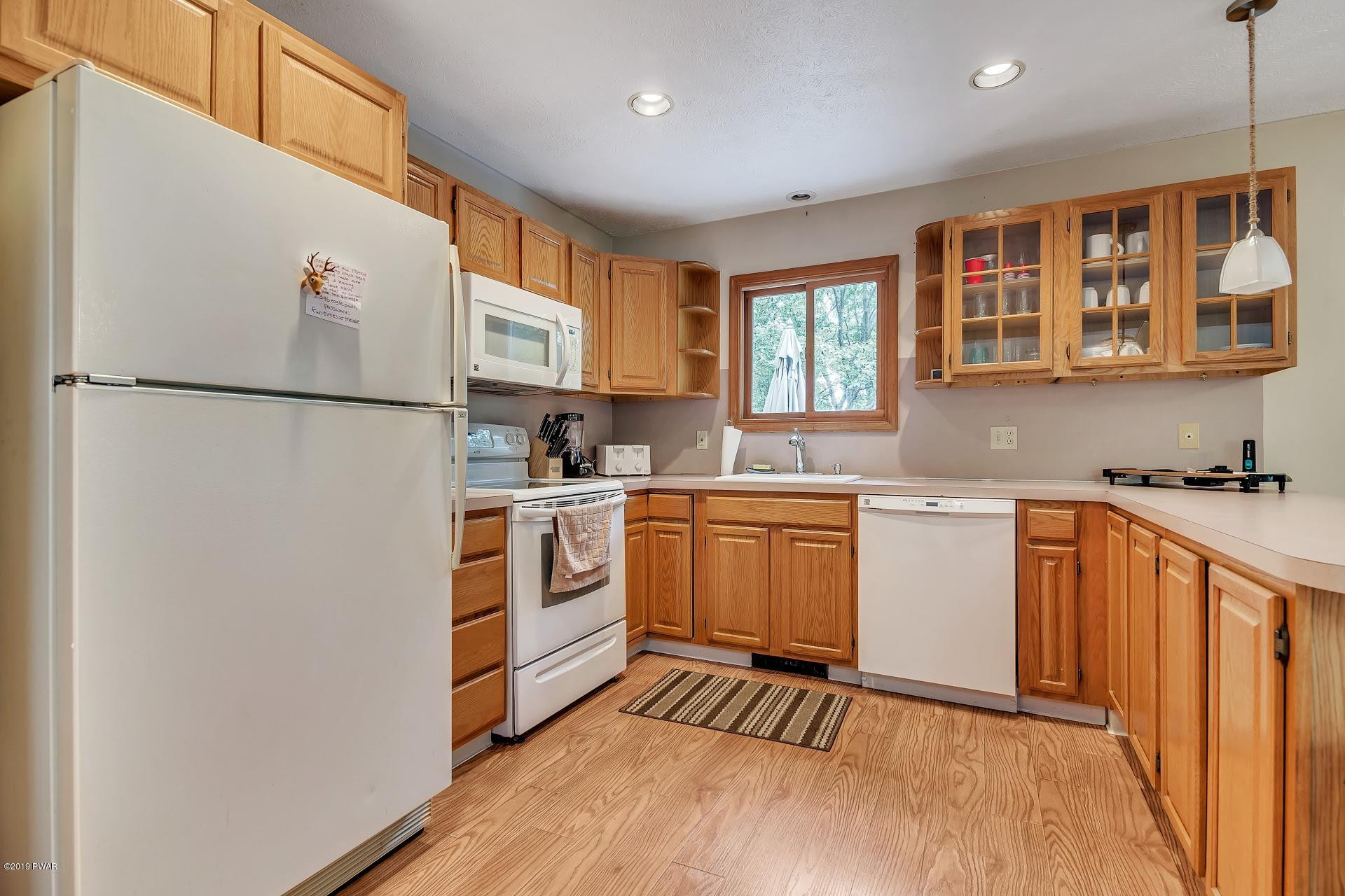 2396 Eagle Path Bushkill, PA 18324 - Photo 9 of 36 14