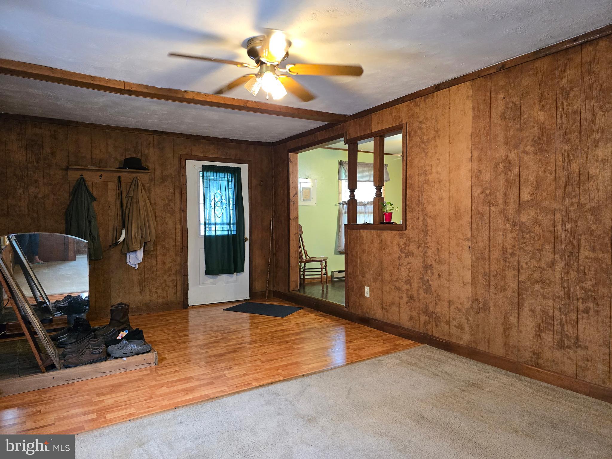 6231 Valley Road Berkeley Springs, WV 25411 - Photo 6 of 34 Family room