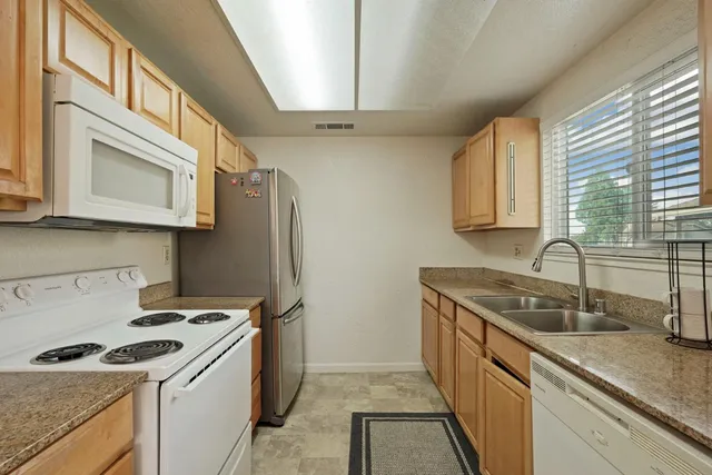 $210,000 | 455 Cherry Lane, Unit K, Manteca, CA 95337