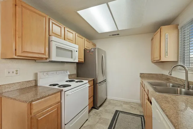 $210,000 | 455 Cherry Lane, Unit K, Manteca, CA 95337