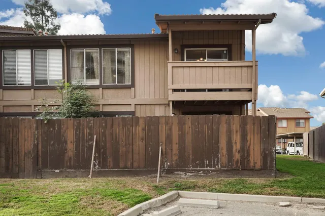 $210,000 | 455 Cherry Lane, Unit K, Manteca, CA 95337