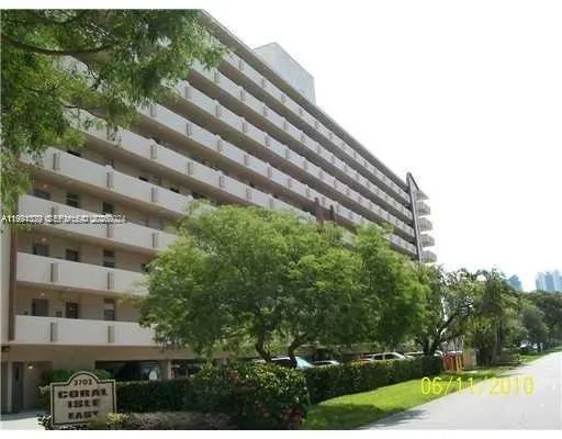 $2,550 | 3703 Northeast 166th Street, Unit 503, North Miami Beach, FL 33160