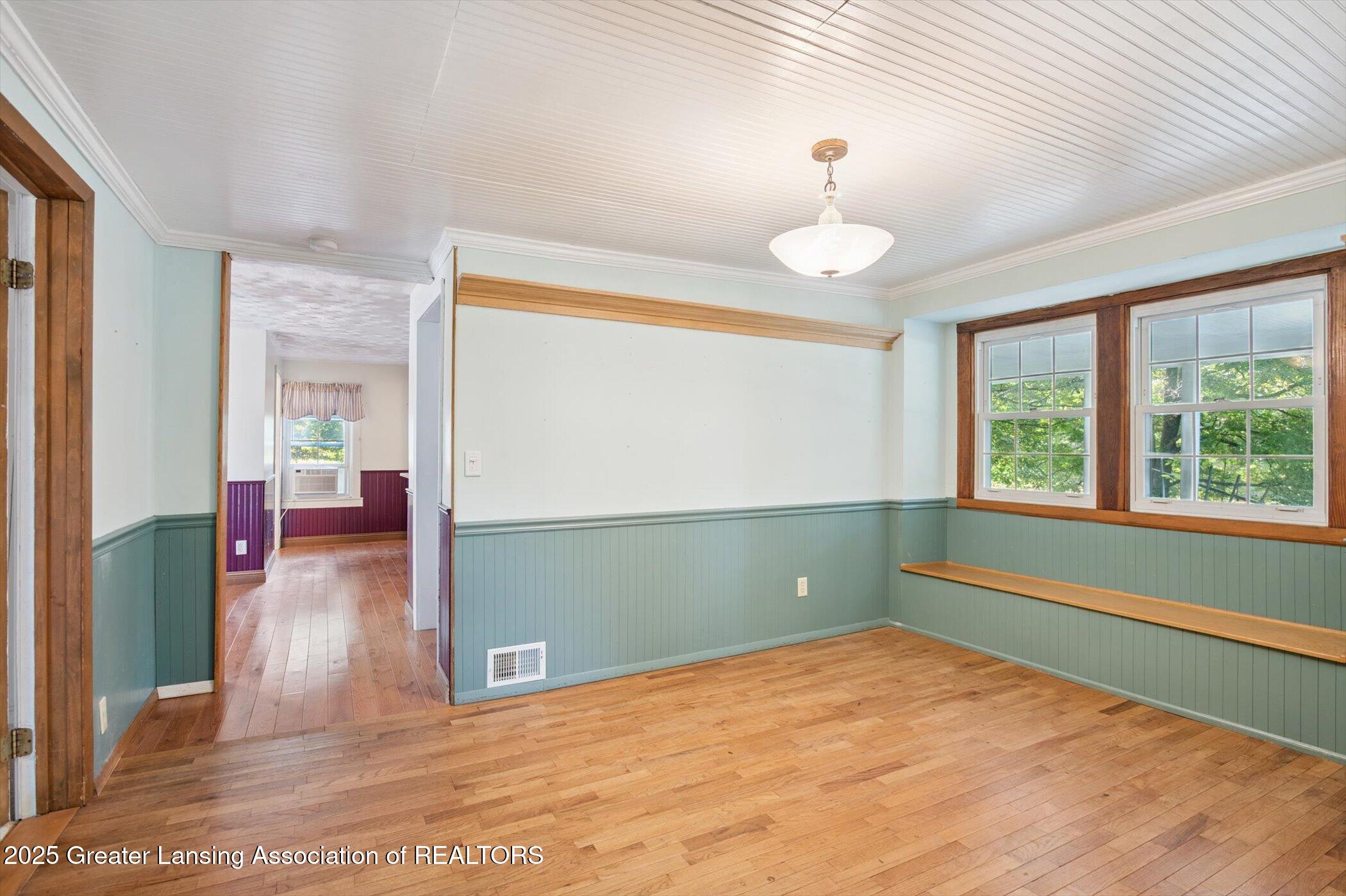 896 North Waverly Road Dimondale, MI 48821 - Photo 13 of 70 13-896-Waverly-Rd-Dimondale-MI-48821-Win