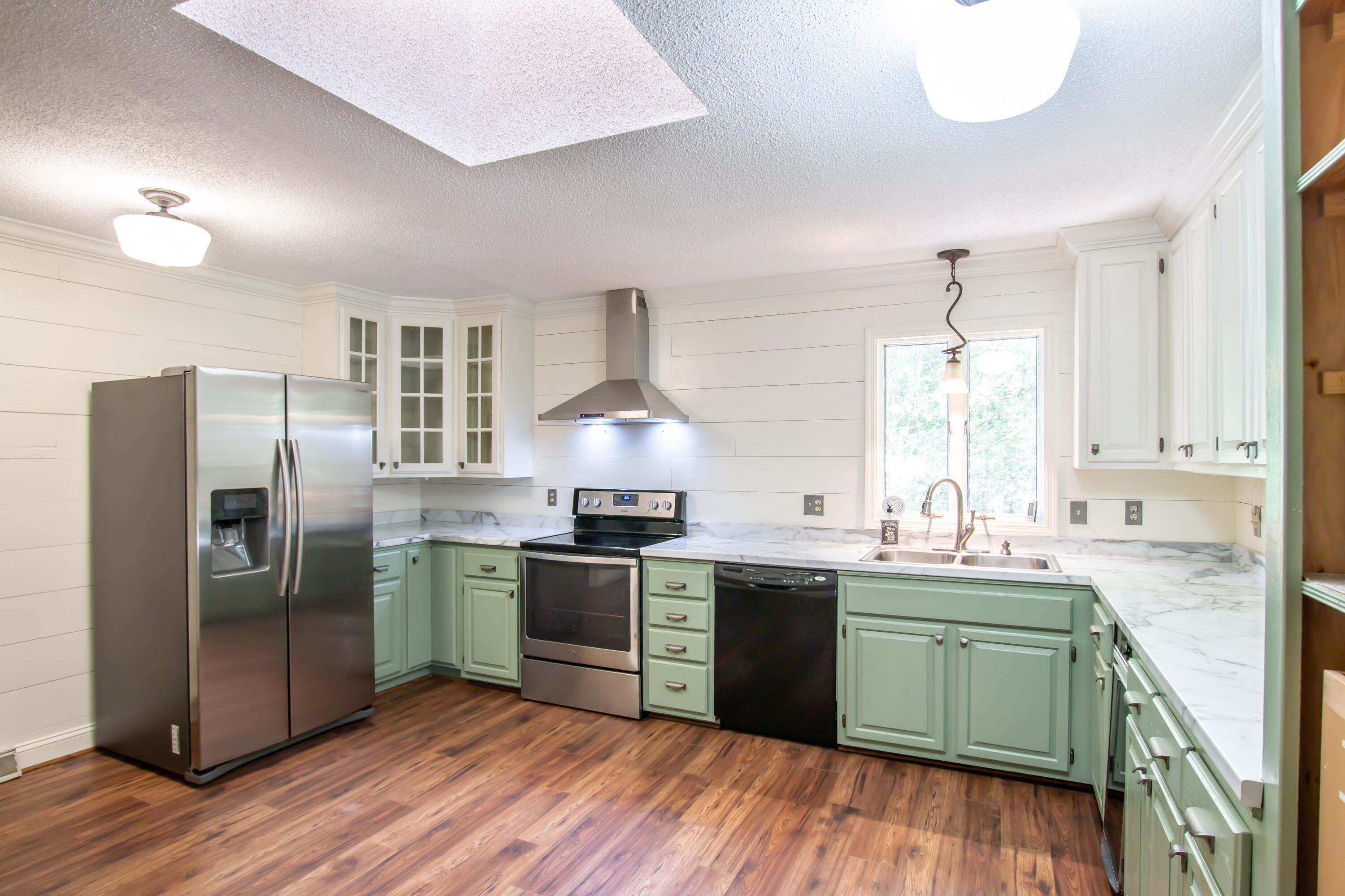 190 Ramey Road Bristol, TN 37620 - Photo 3 of 43 190 Ramey Road, Bristol, TN