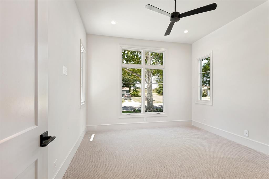 820 Edgefield Road Fort Worth, TX 76107 - Photo 7 of 29 Gallery Image 7