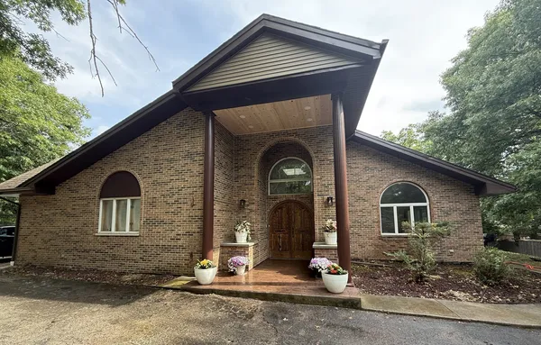 $675,000 | 8951 West 99th Street, Palos Hills, IL 60465
